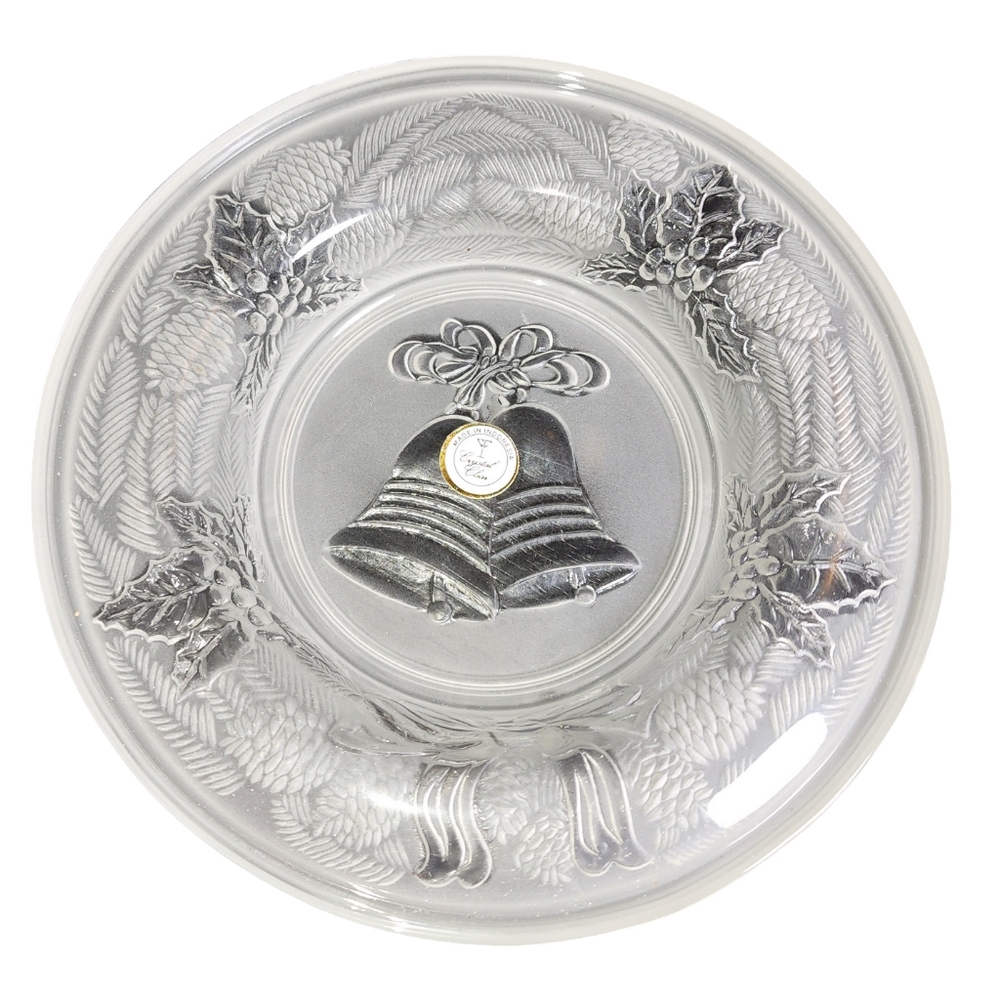 Crystal Clear Ind. Seasons Greetings 8" Round Holly & Pine Cut Crystal Bowl